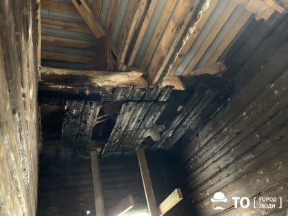 Лучше, чем старая. В Томске восстановили крышу пострадавшего от пожара «Дома за рубль»