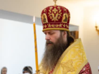 В день Радоницы епископ Силуан совершил Литургию и пасхальное поминовение усопших в Вознесенском кафедральном соборе