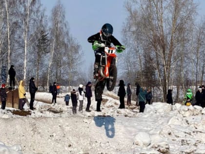 Дмитрий Никулин открыл зимние соревнования по мотокроссу