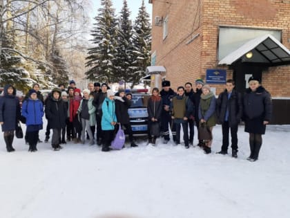 В Томской области полицейские провели день открытых дверей для школьников