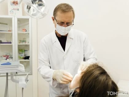 Более 200 врачей не хватает медучреждениям Томской области