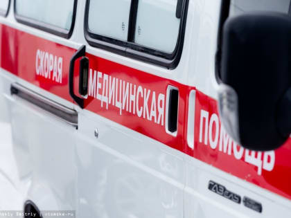 Женщину с травмами увезли в больницу после падения в троллейбусе в Томске