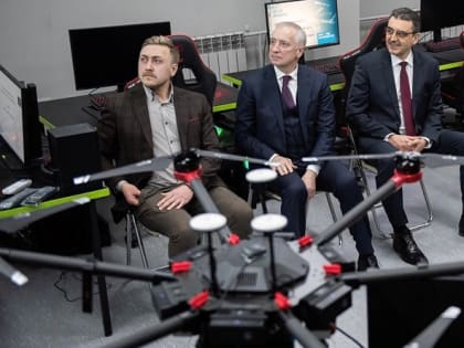 Томский губернатор приветствовал инициативу президента включить управление дронами в школьную программу