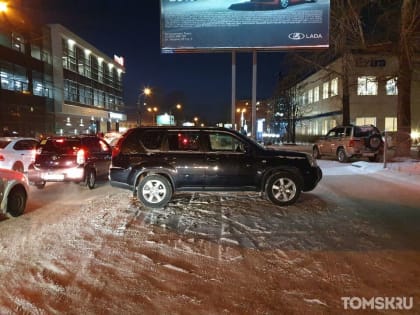 Мастера томской парковки: проклятие трамвайных путей или скрытая угроза