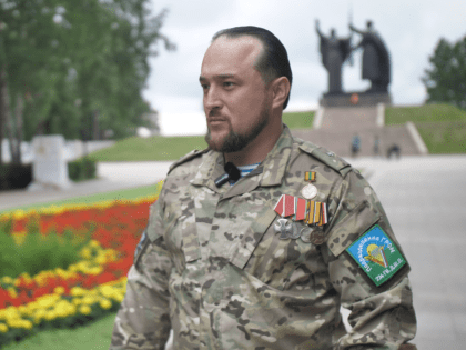 Губернатор Томской области наградил ветерана СВО