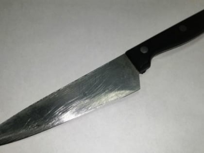 В Томске полиция задержала мужчину, напавшего с ножом на соседа своих родственников