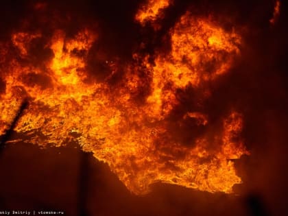 В Томске дети ходят в новую школу на Демьяна Бедного по лужам, грязи и в темноте