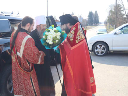 Митрополит Ростислав возглавил пасхальные и Богородичные торжества в сельском храме