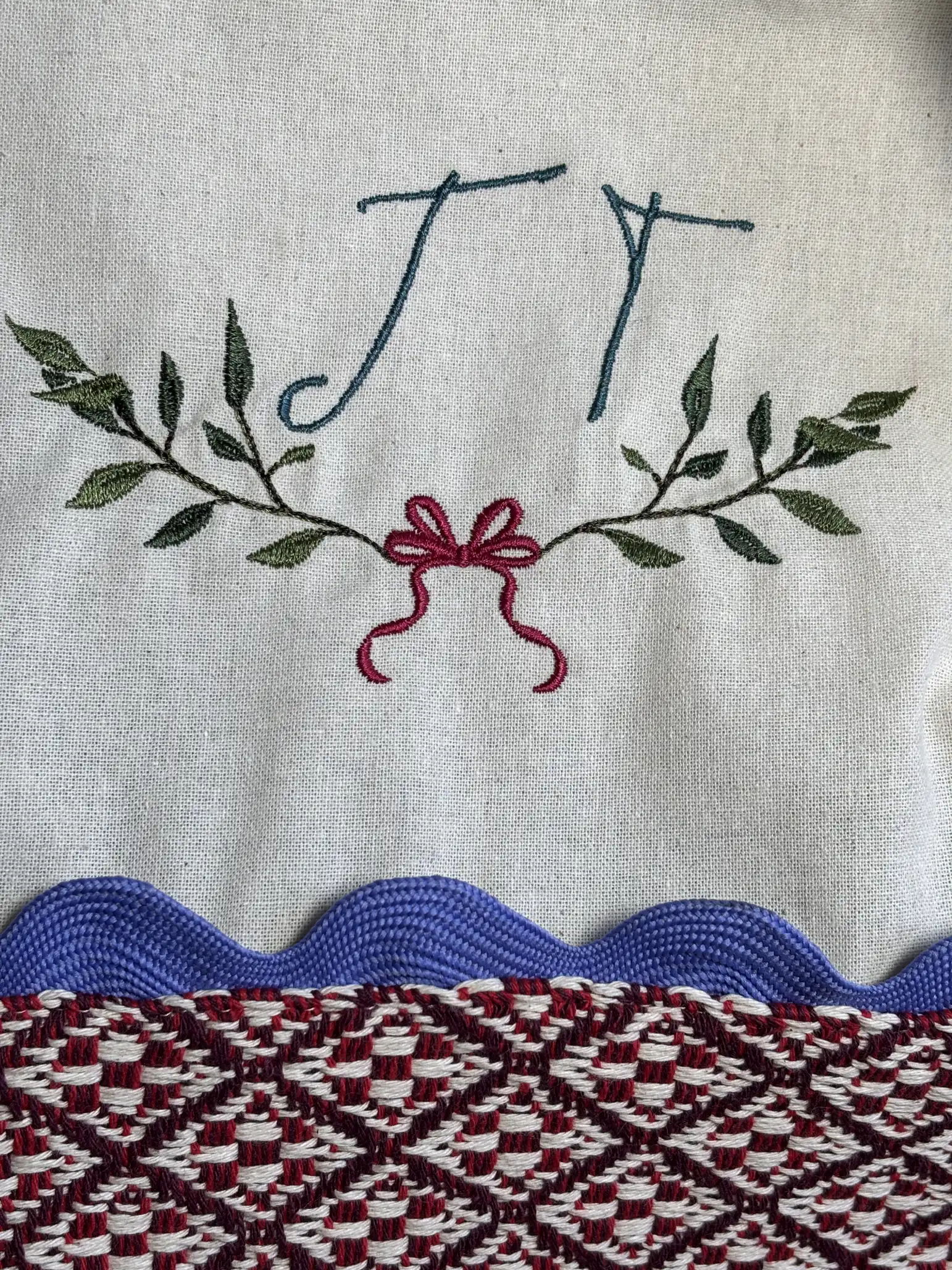 Embroidered Tote Bag of Jardín de Tramas - Image 1