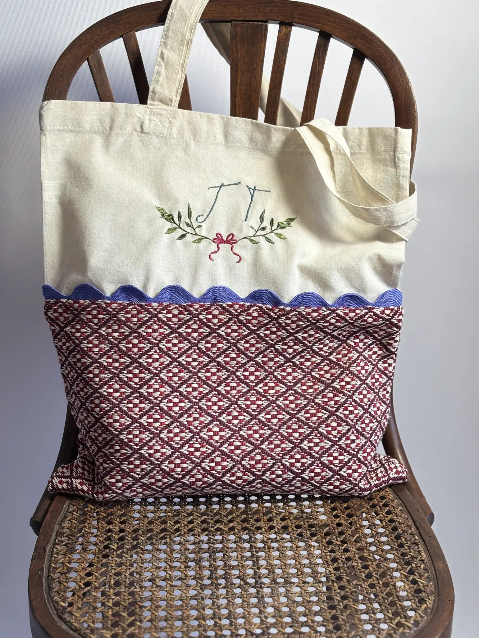 Embroidered Tote Bag of Jardín de Tramas - Image 0