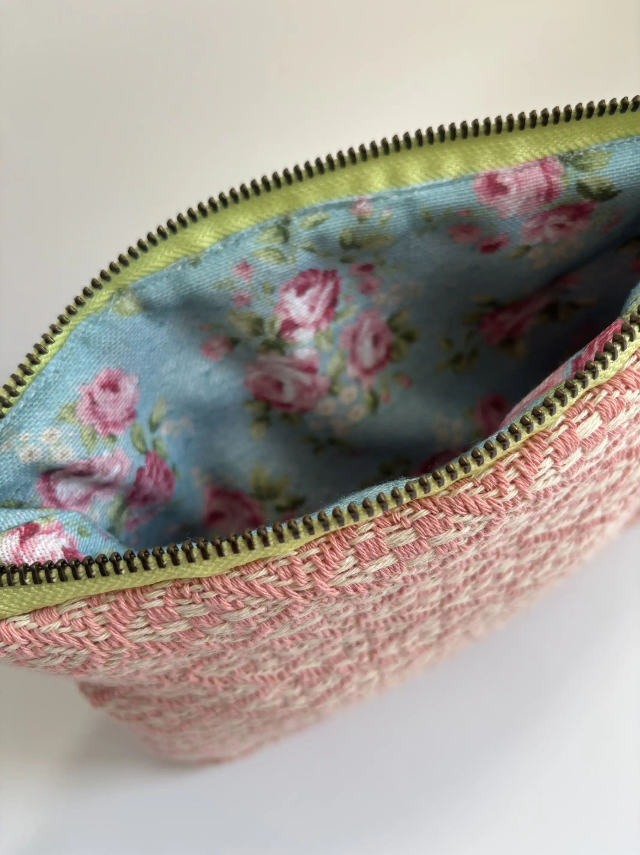 Medium Bag of Jardín de Tramas - Image 1