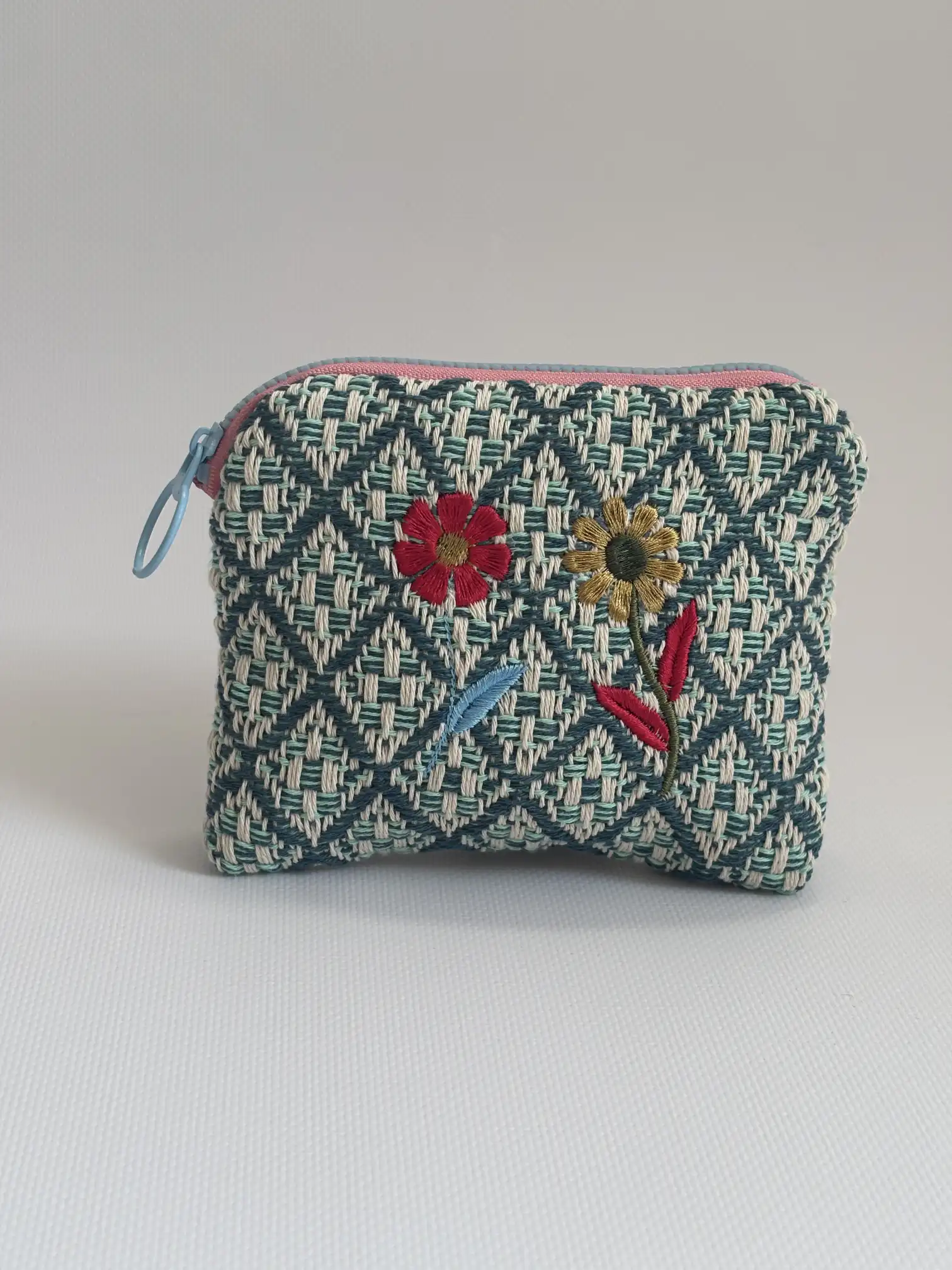 Embroidered Purse of Jardín de Tramas - Image 0