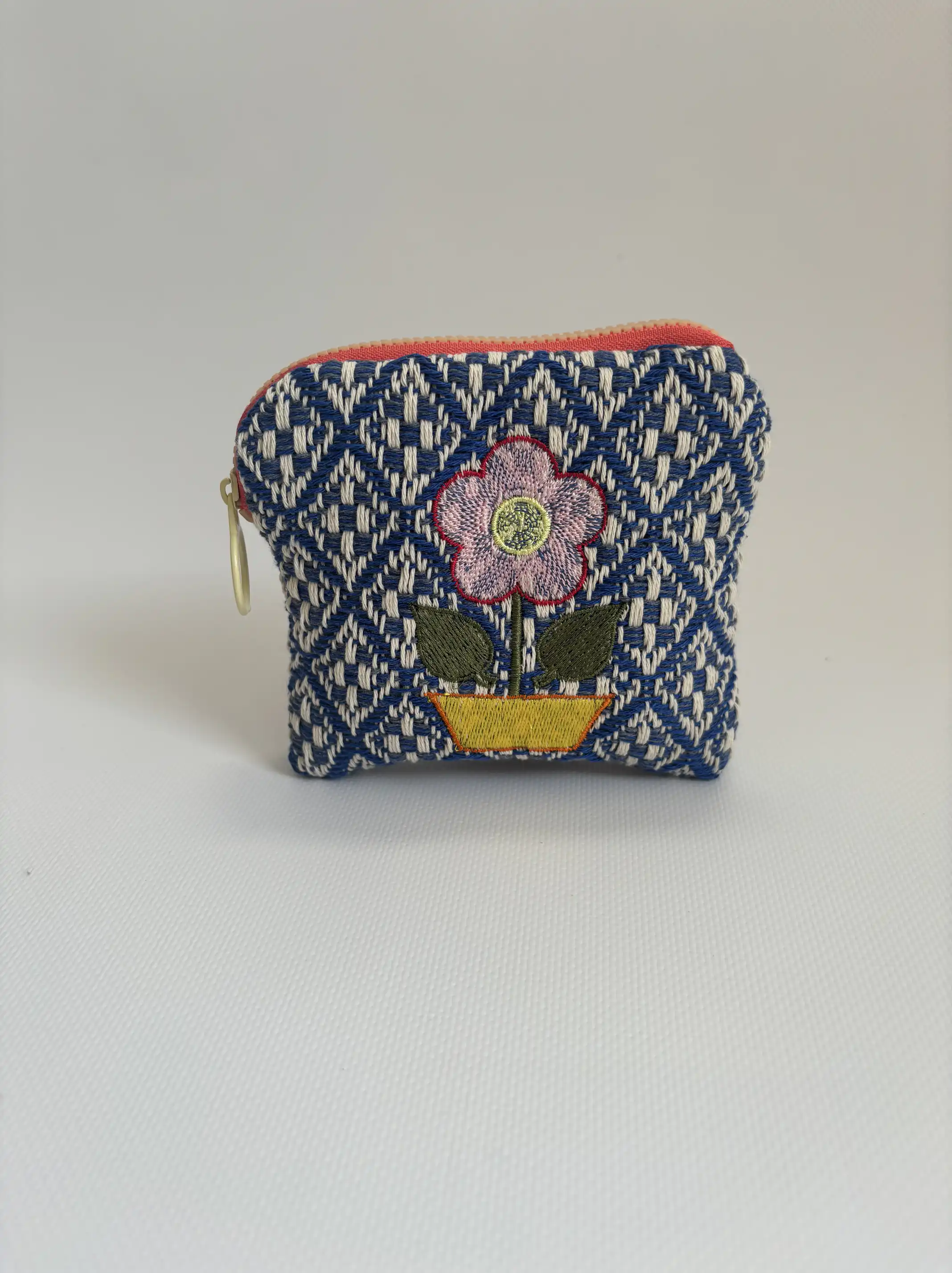 Embroidered Purse of Jardín de Tramas - Image 0