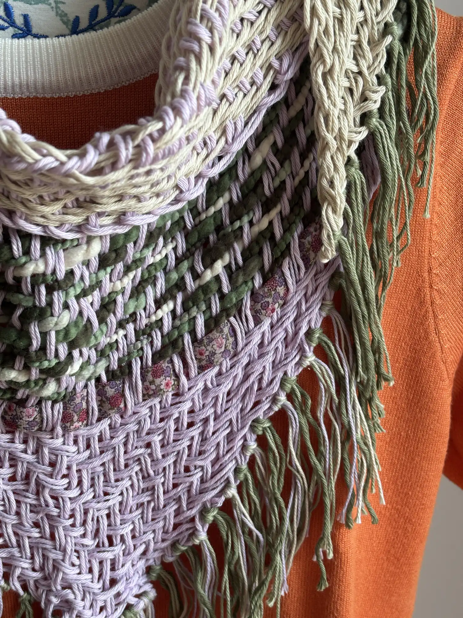Subtle and Delicate of Jardín de Tramas - Image 1