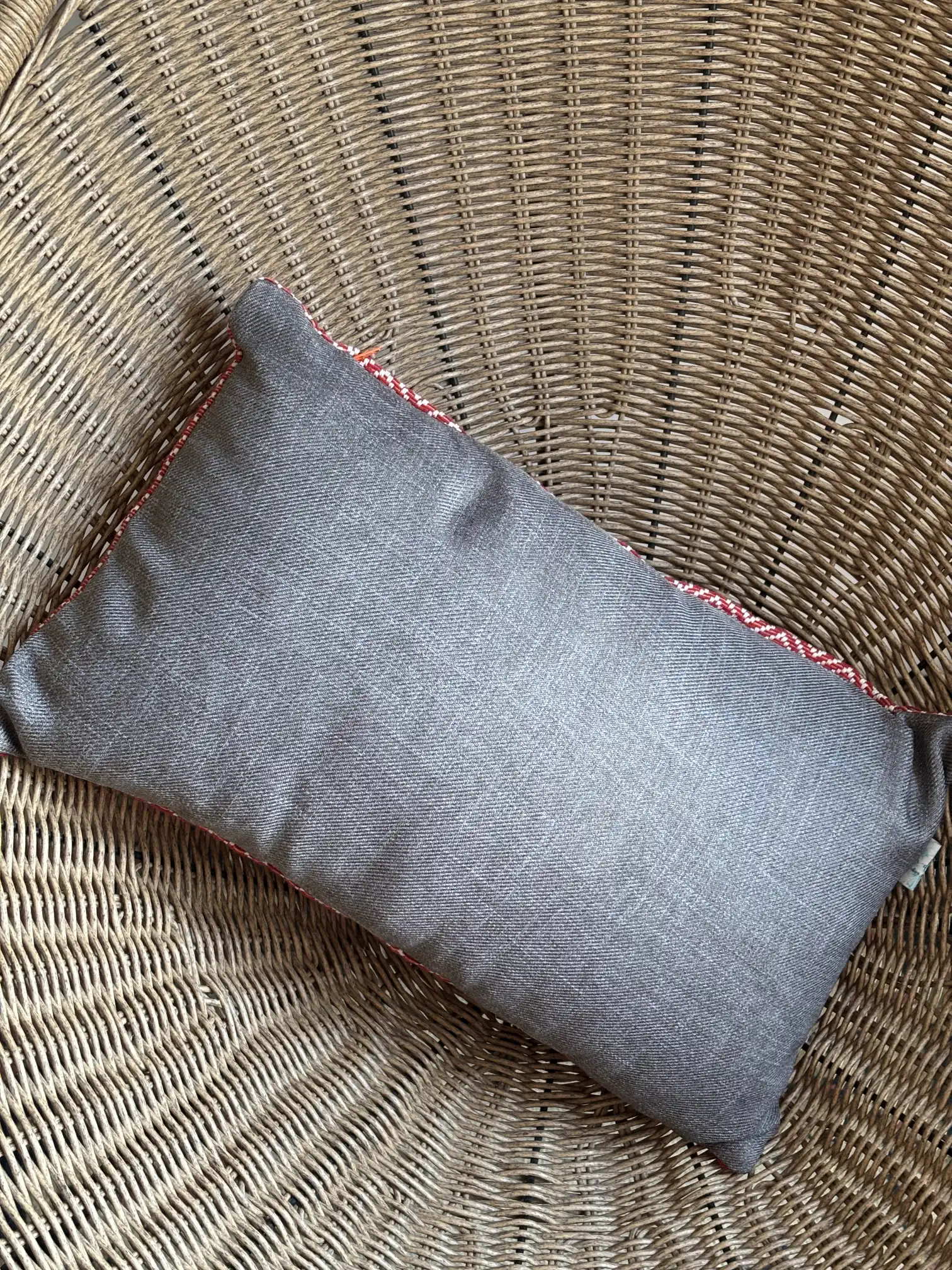 Cushion Cover of Jardín de Tramas - Image 2