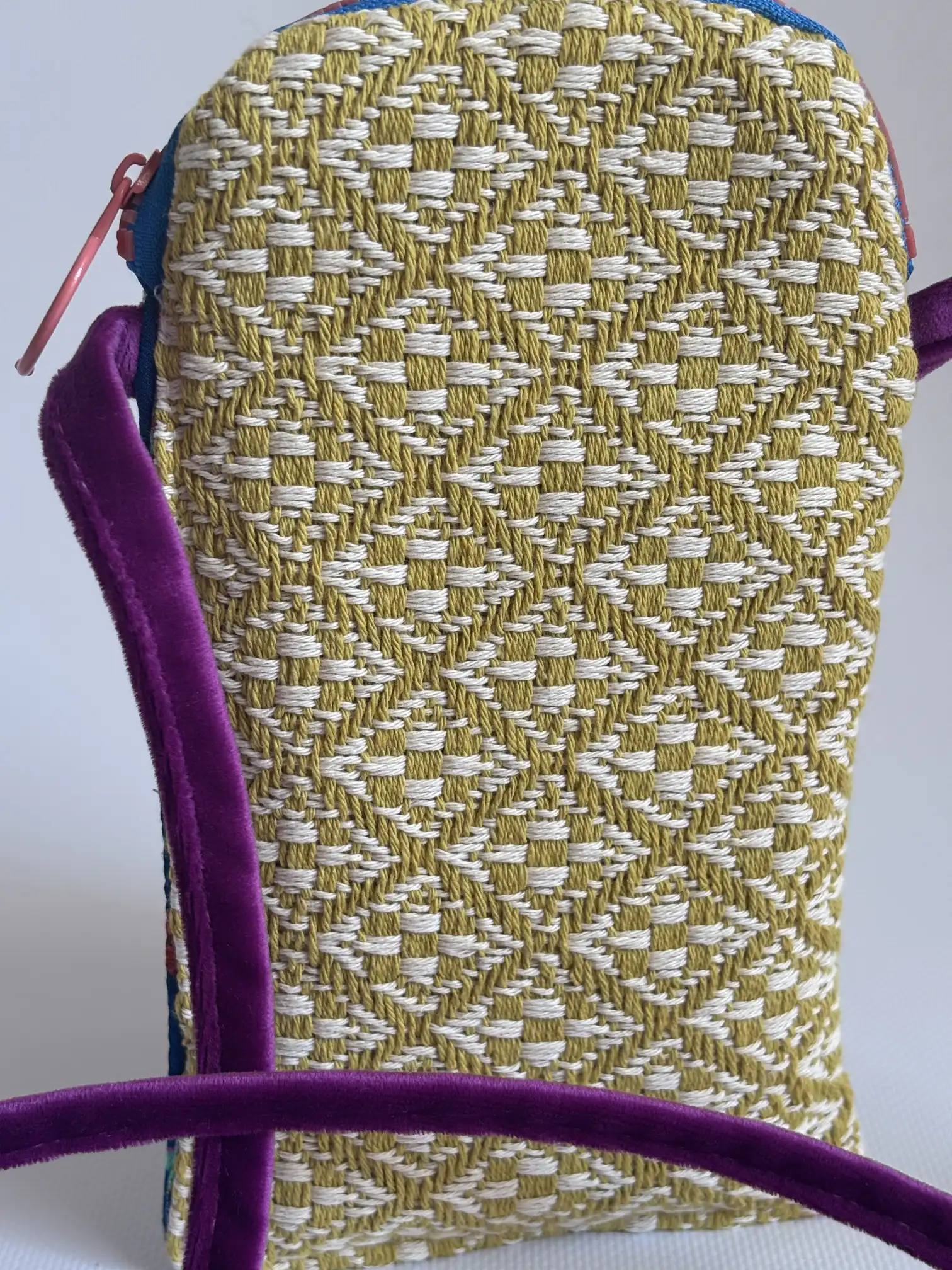Embroidered Mobile Phone Bag of Jardín de Tramas - Image 2
