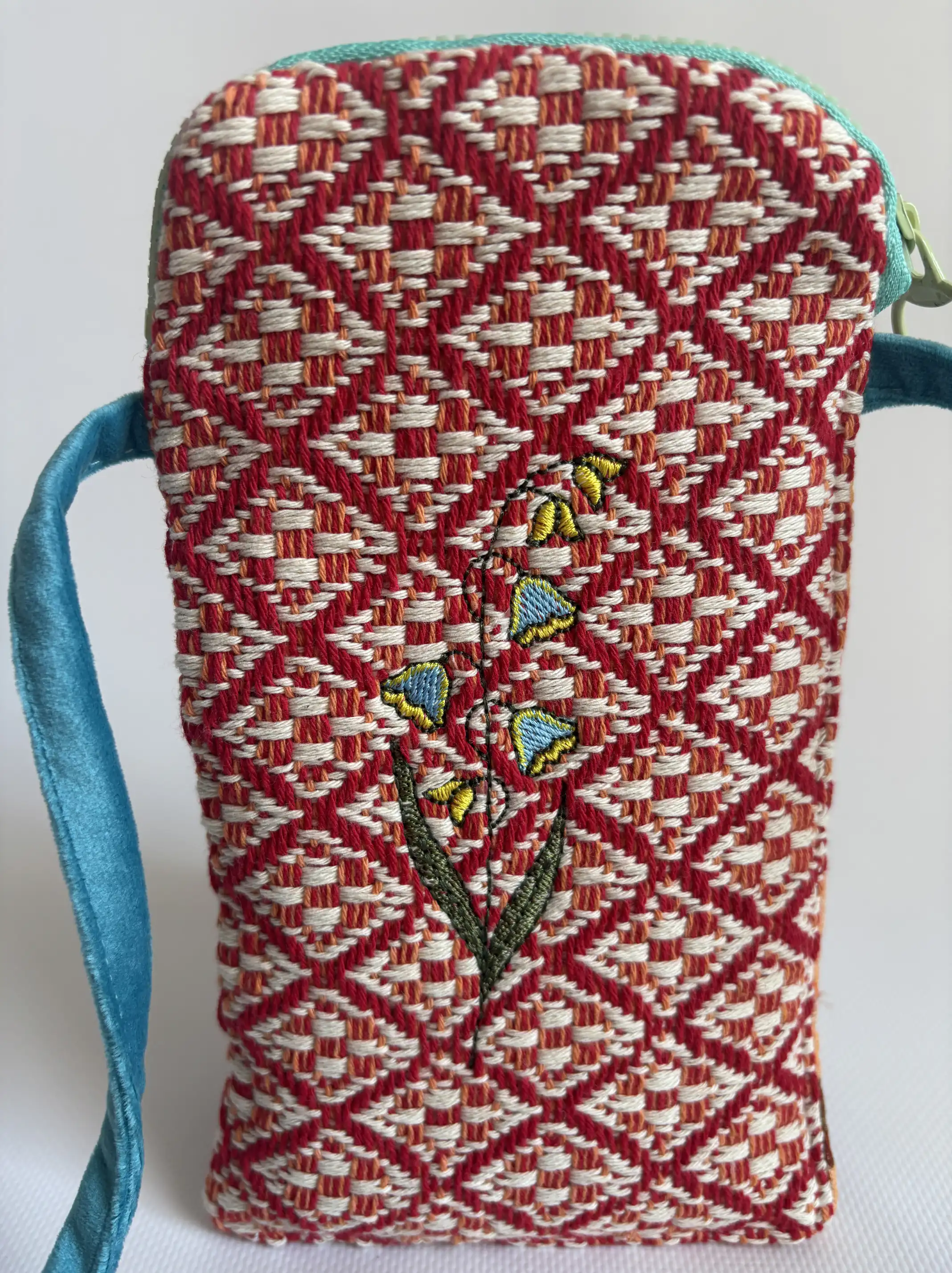 Embroidered Mobile Phone Bag of Jardín de Tramas - Image 1