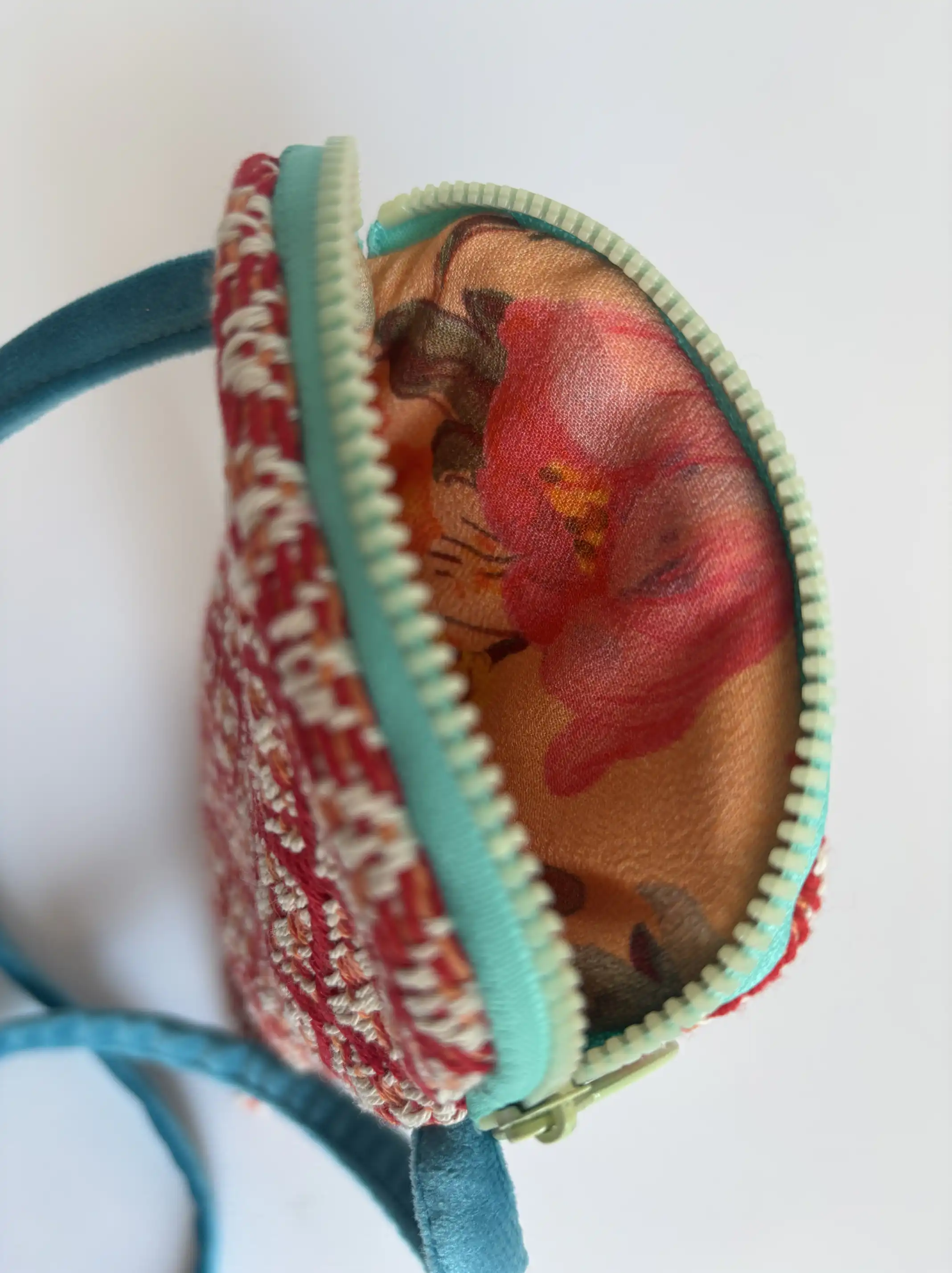 Embroidered Mobile Phone Bag of Jardín de Tramas - Image 2