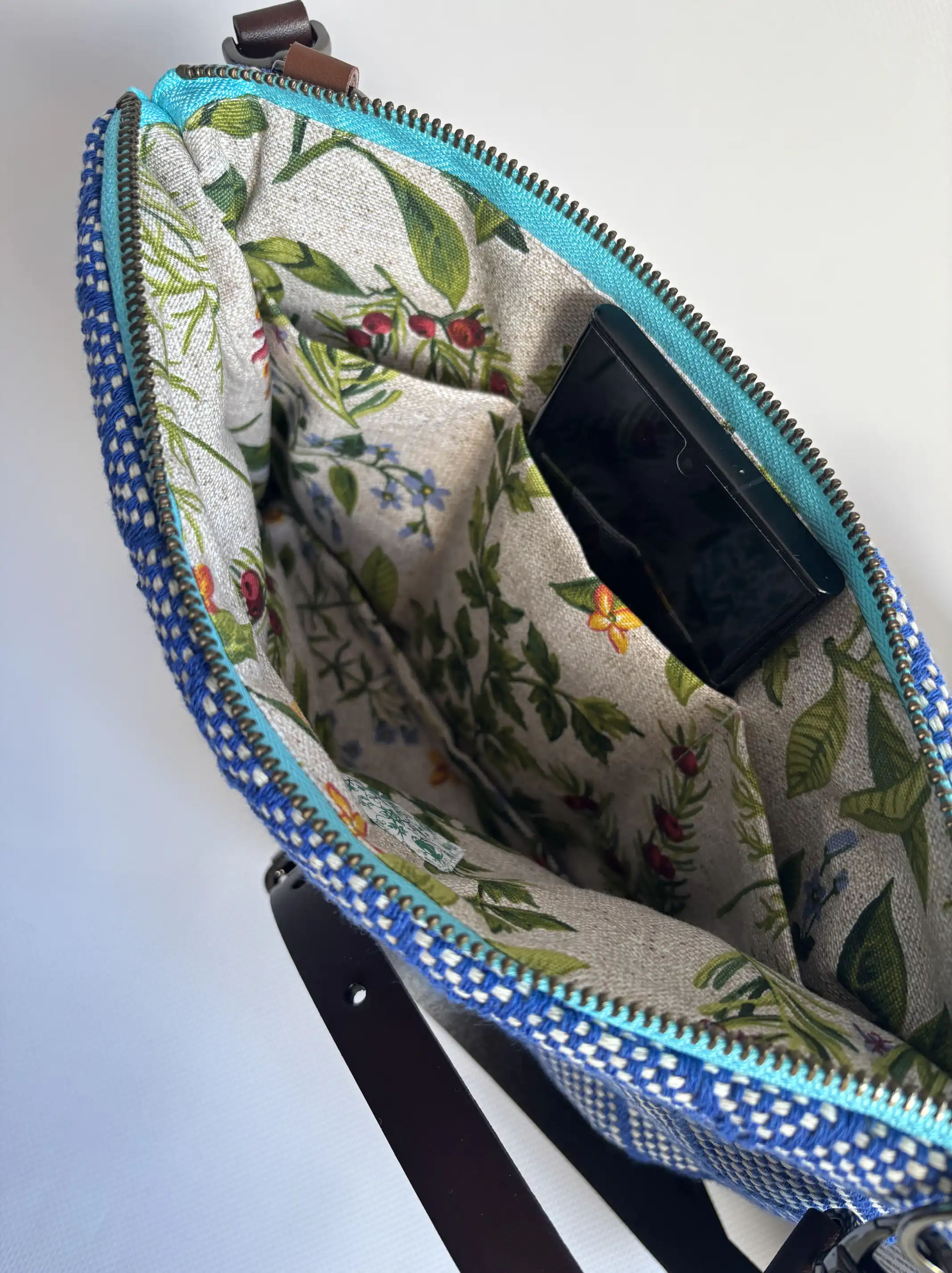 Crossbody Bag of Jardín de Tramas - Image 1