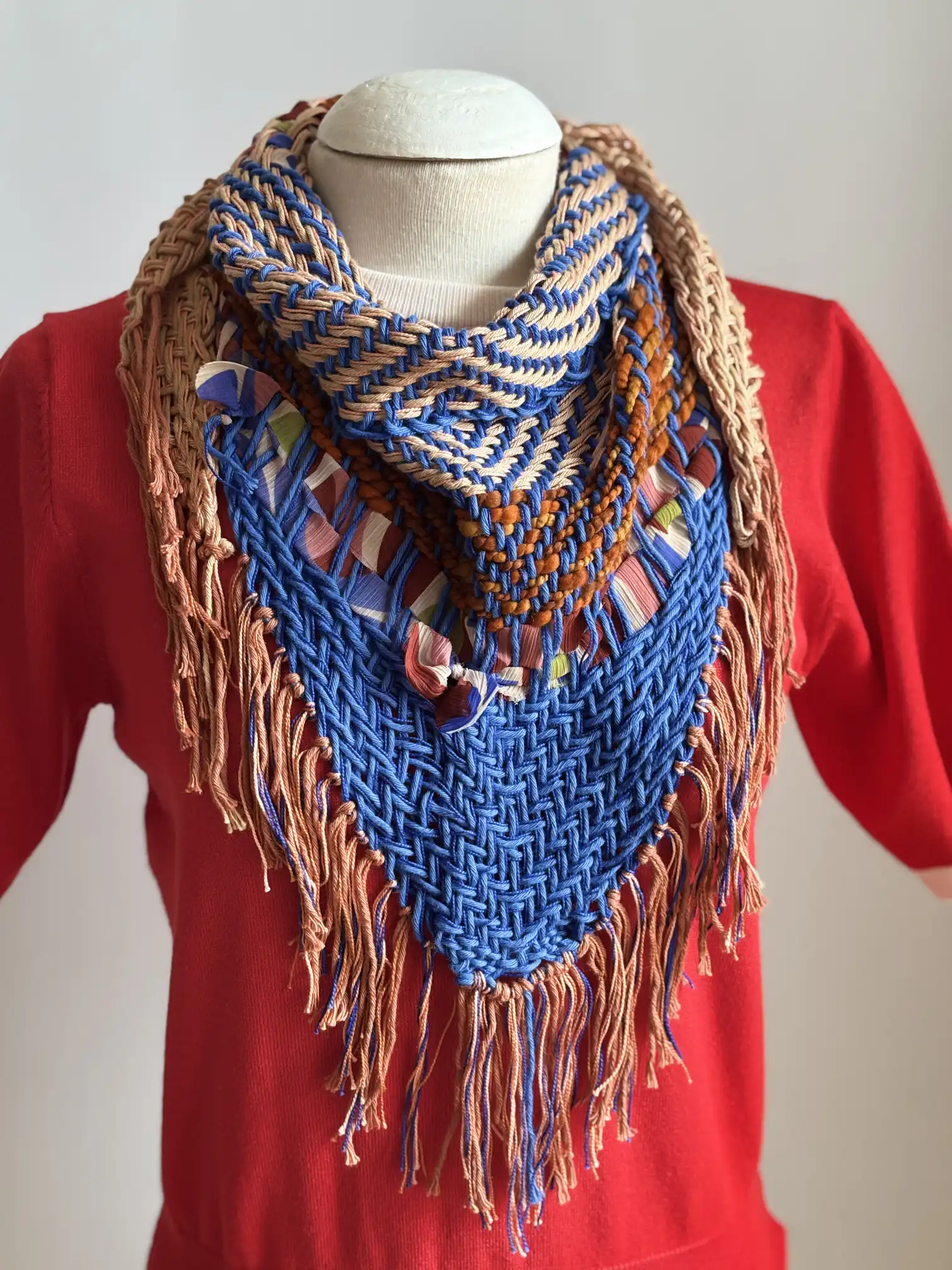 Vibrant Cobalt of Jardín de Tramas - Image 0