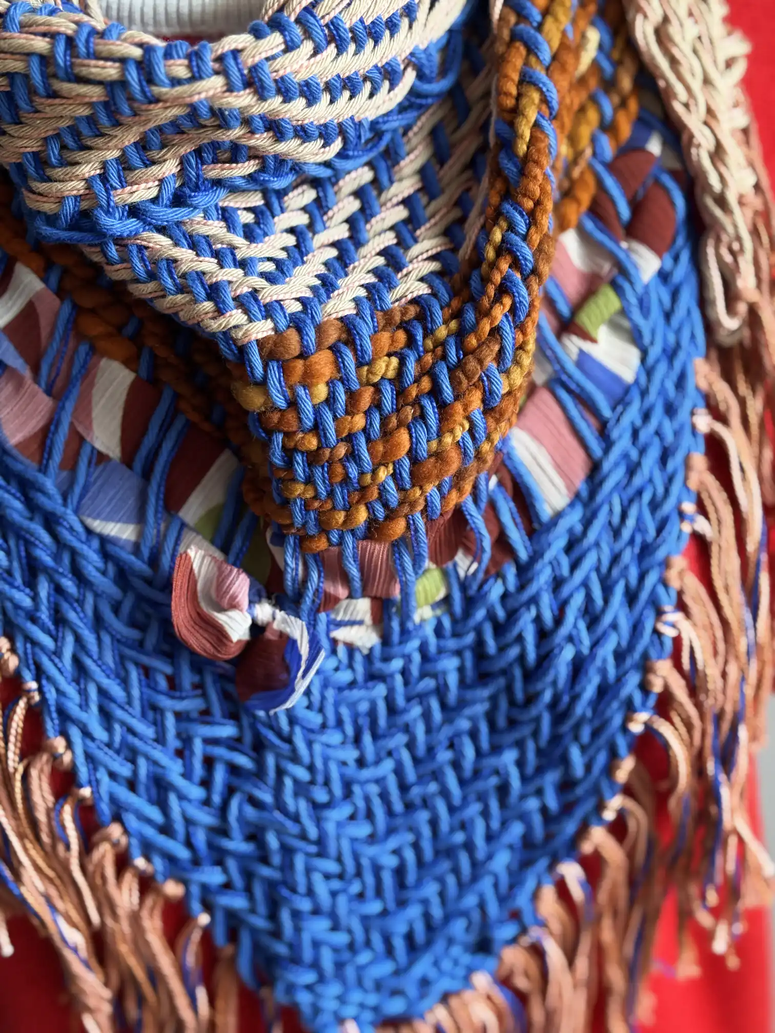Vibrant Cobalt of Jardín de Tramas - Image 2