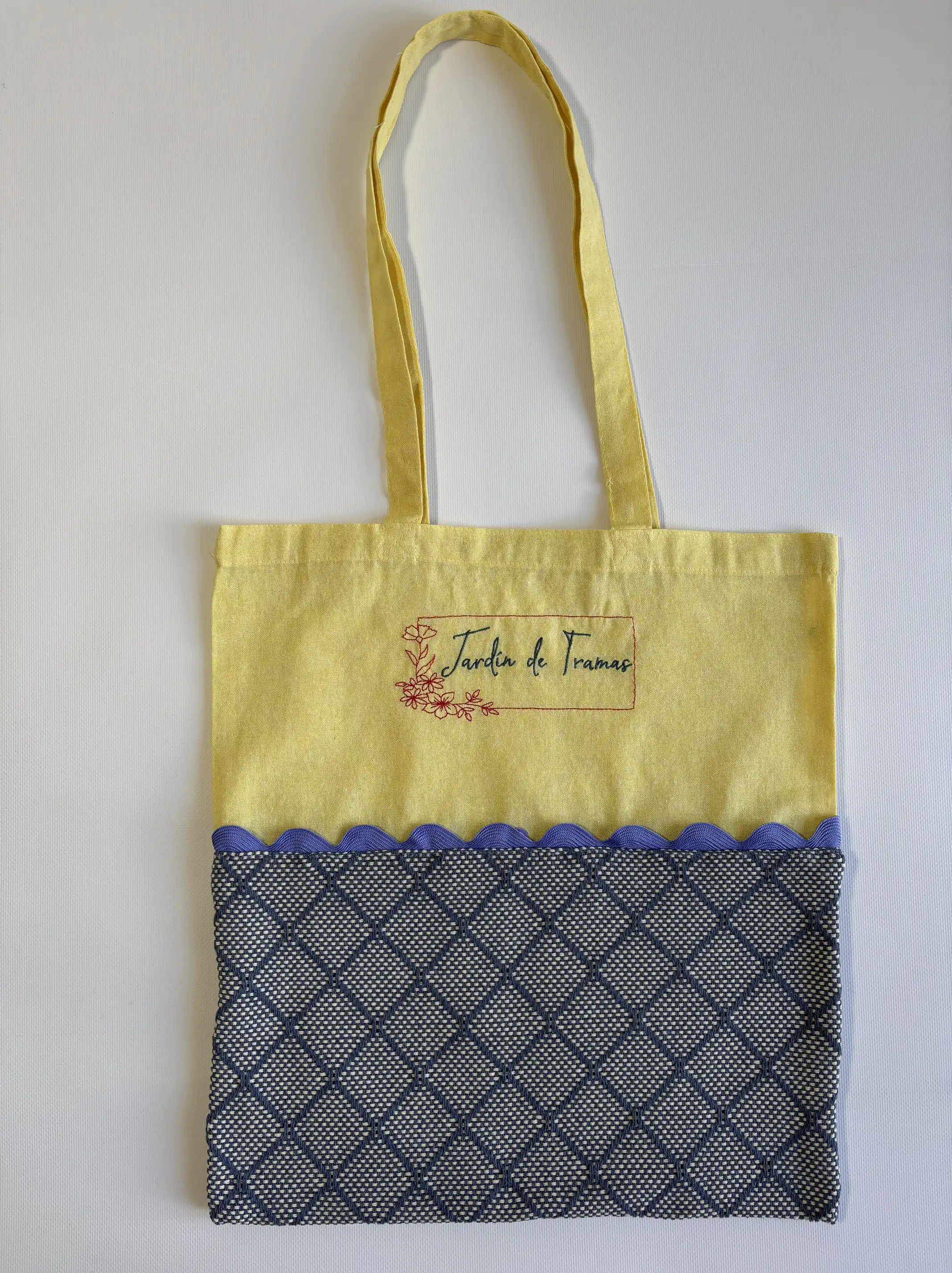Embroidered Tote Bag of Jardín de Tramas - Image 0