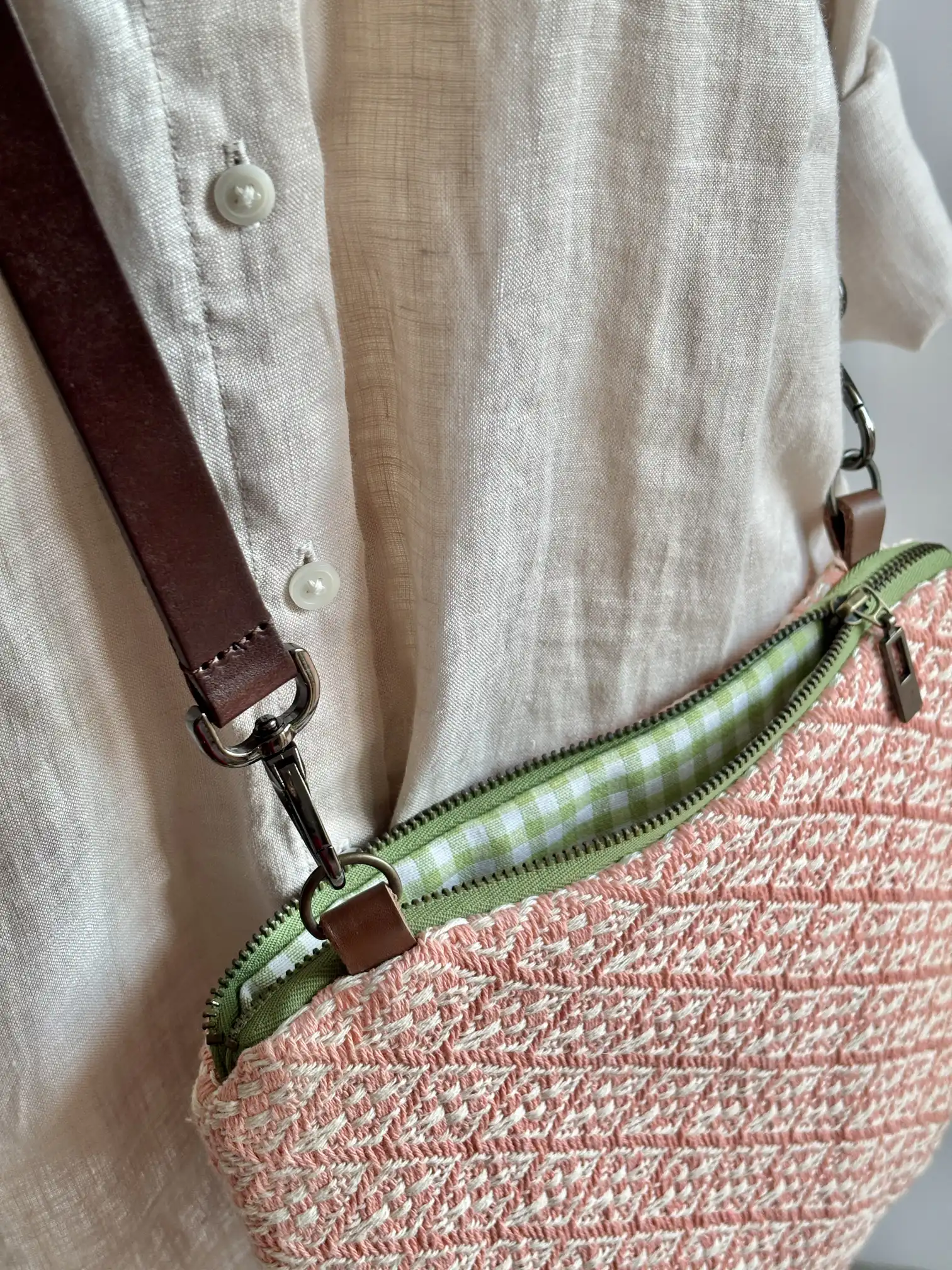 Crossbody Bag of Jardín de Tramas - Image 2