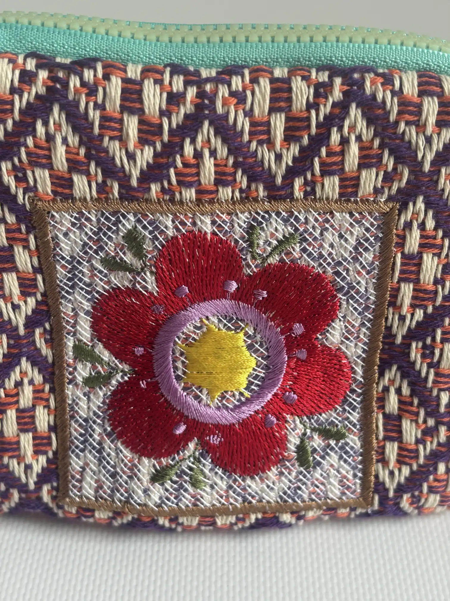 Embroidered Purse of Jardín de Tramas - Image 1