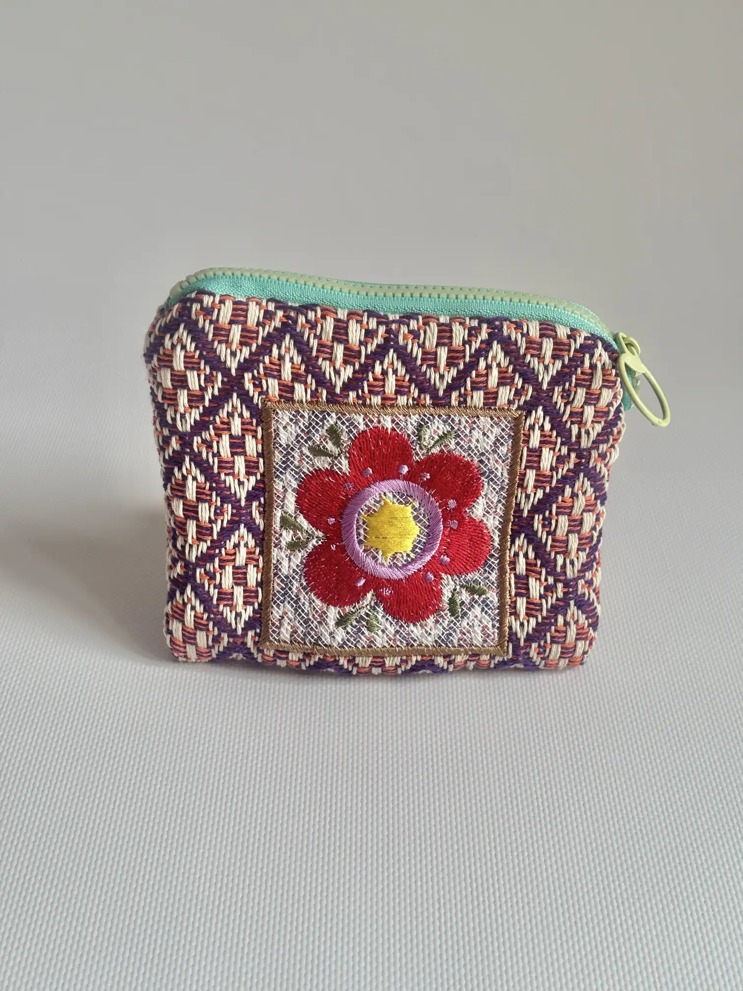 Embroidered Purse of Jardín de Tramas - Image 0