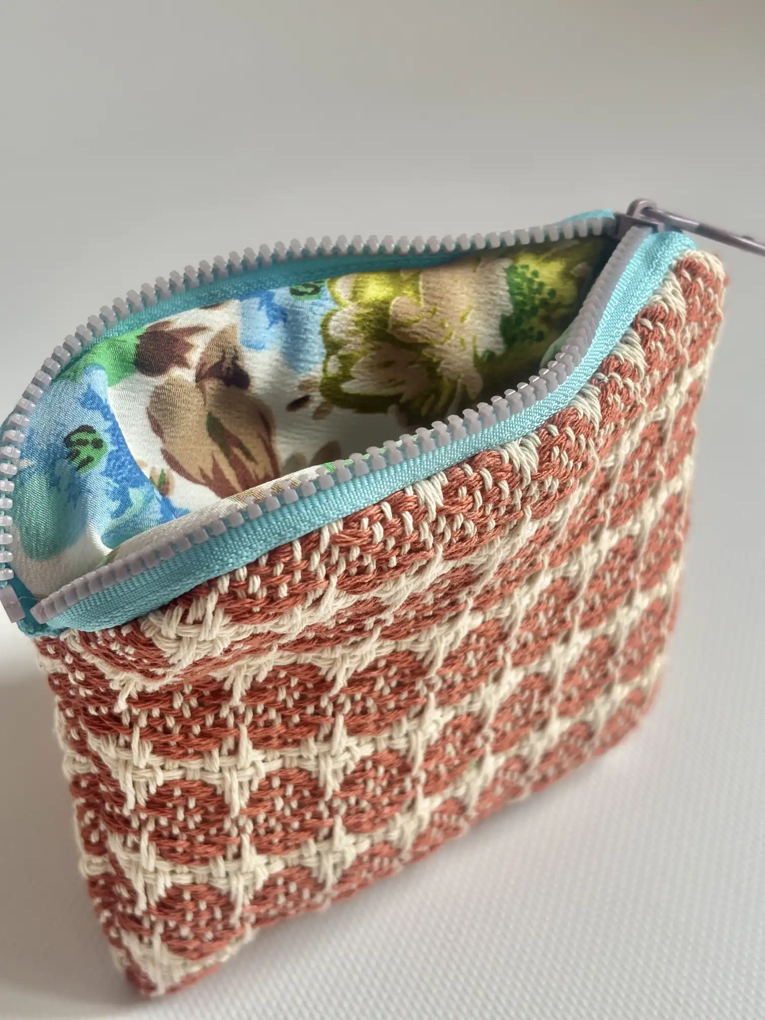 Embroidered Purse of Jardín de Tramas - Image 2