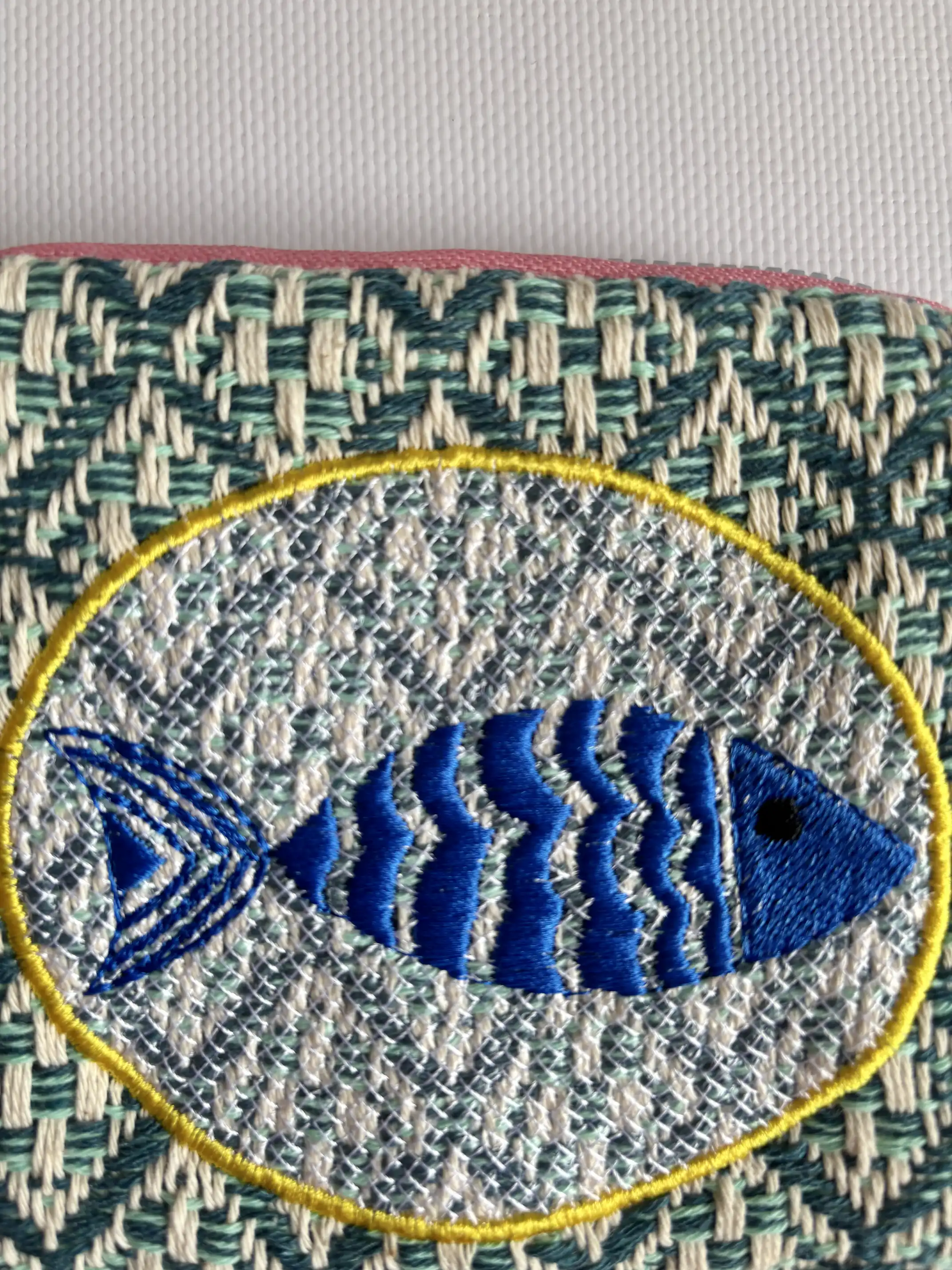 Embroidered Purse of Jardín de Tramas - Image 1