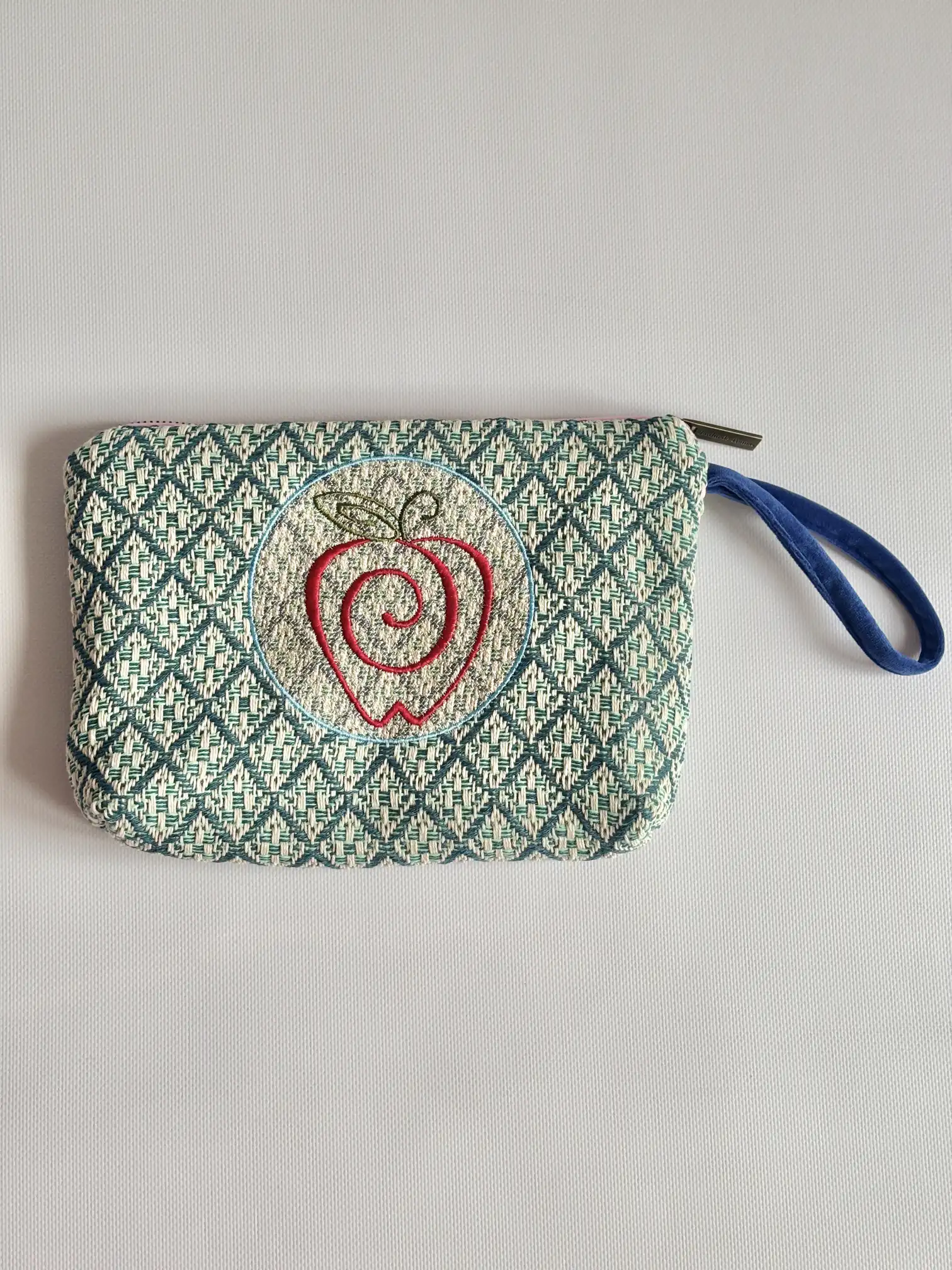 Embroidered Medium Bag of Jardín de Tramas - Image 1
