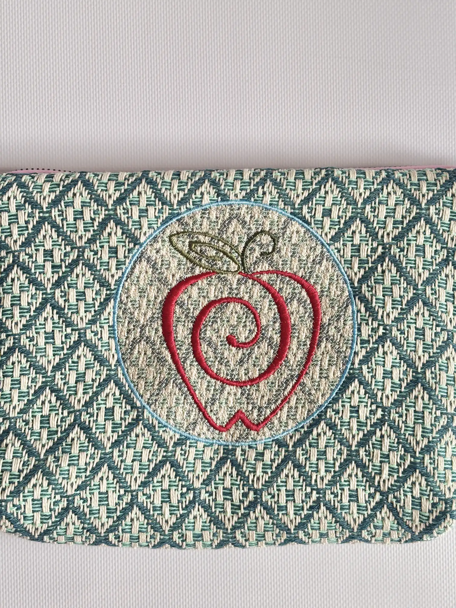 Embroidered Medium Bag of Jardín de Tramas - Image 0