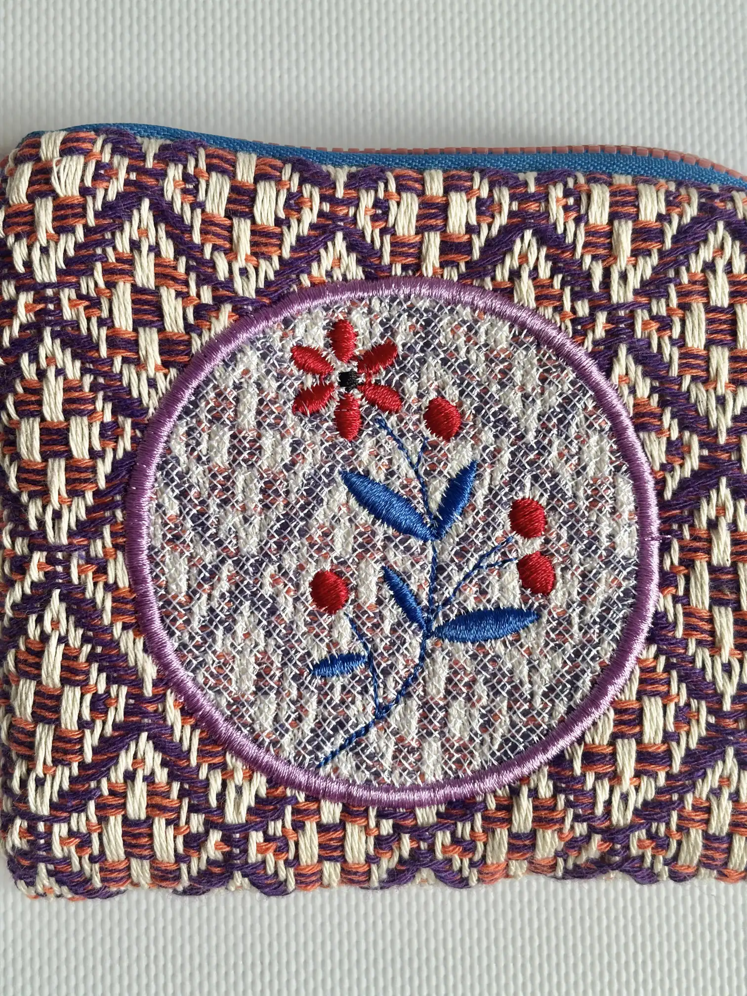Embroidered Purse of Jardín de Tramas - Image 1