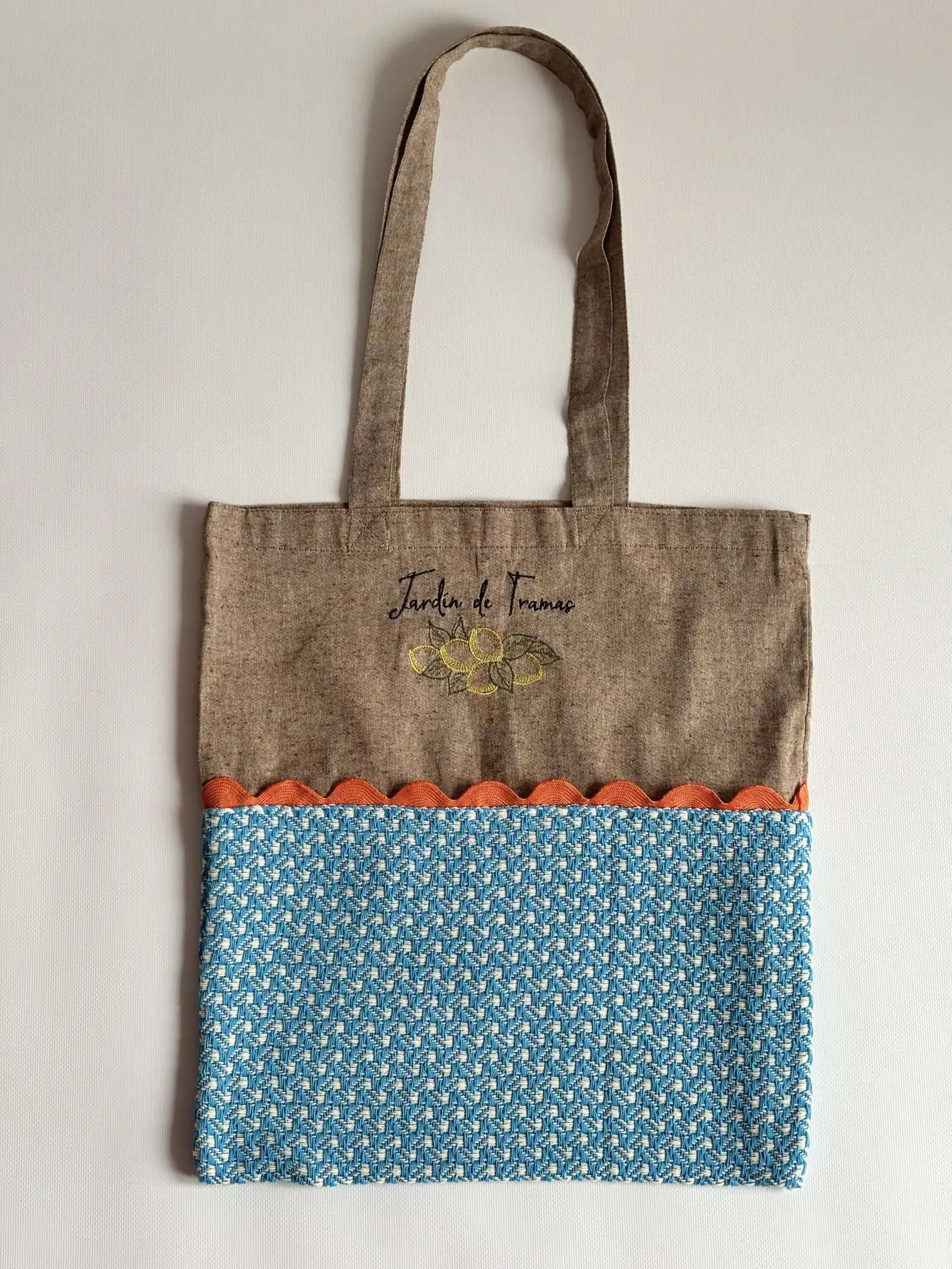 Embroidered Tote Bag of Jardín de Tramas - Image 0