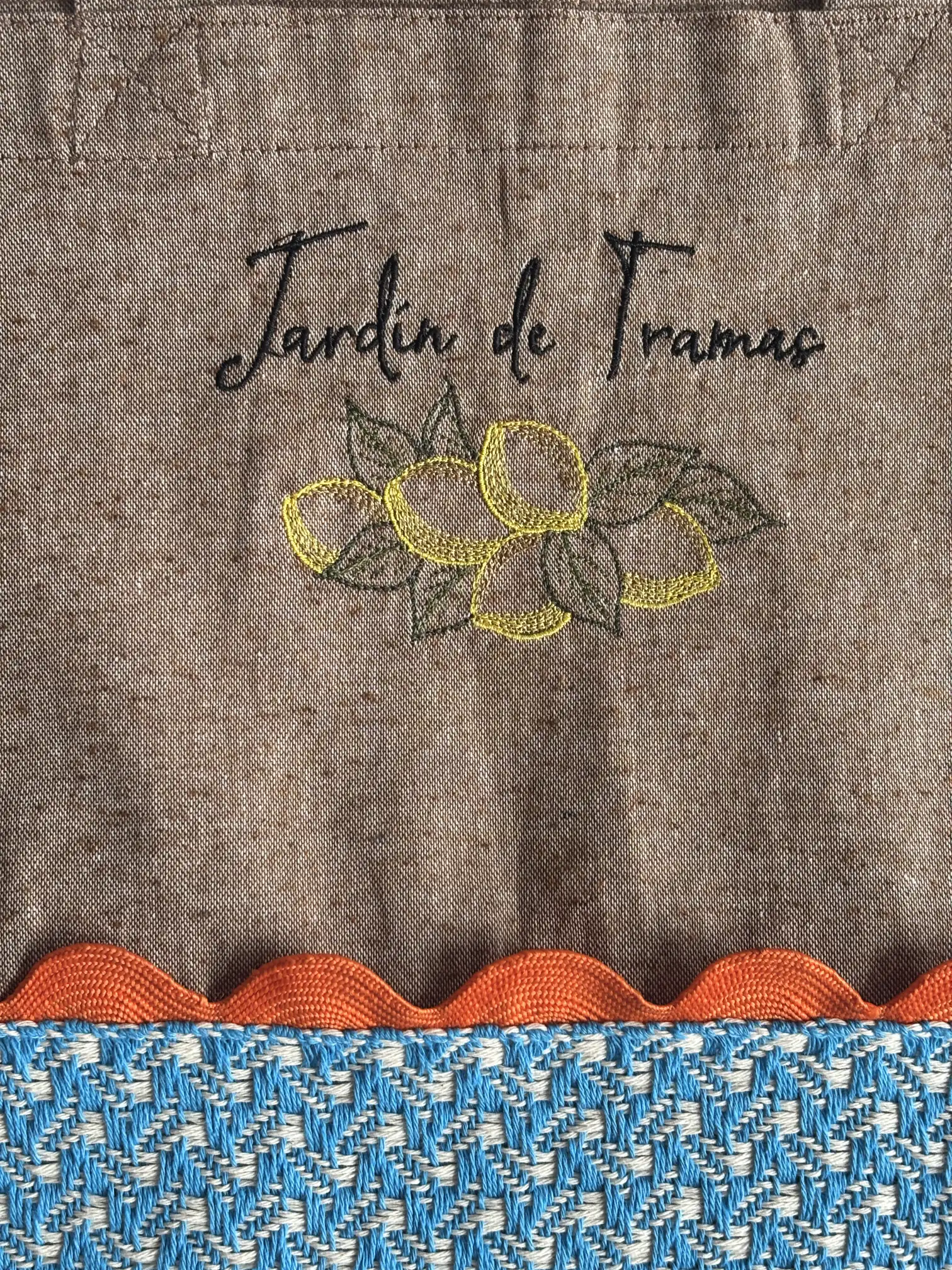 Embroidered Tote Bag of Jardín de Tramas - Image 1