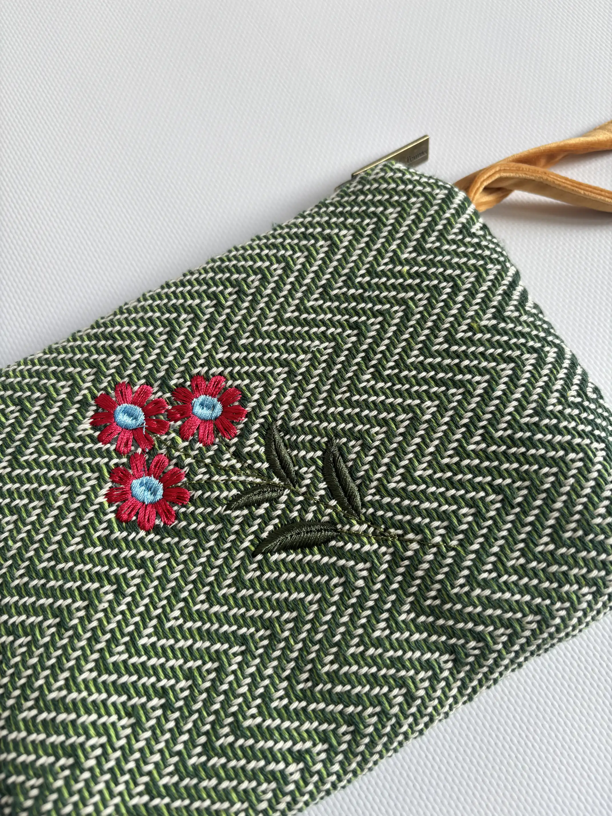 Embroidered Small Bag of Jardín de Tramas - Image 2