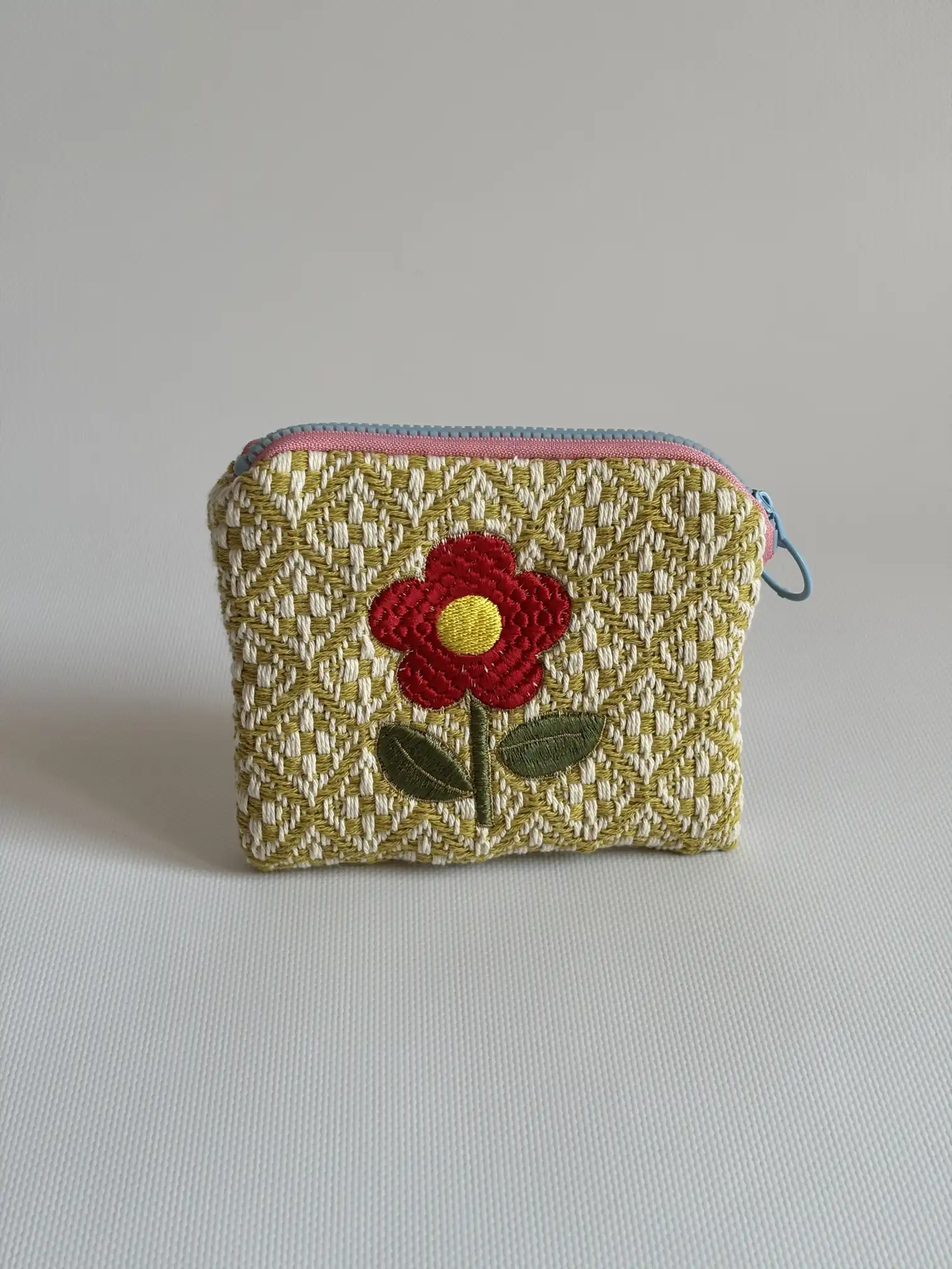Embroidered Purses of Jardín de Tramas - Image 0