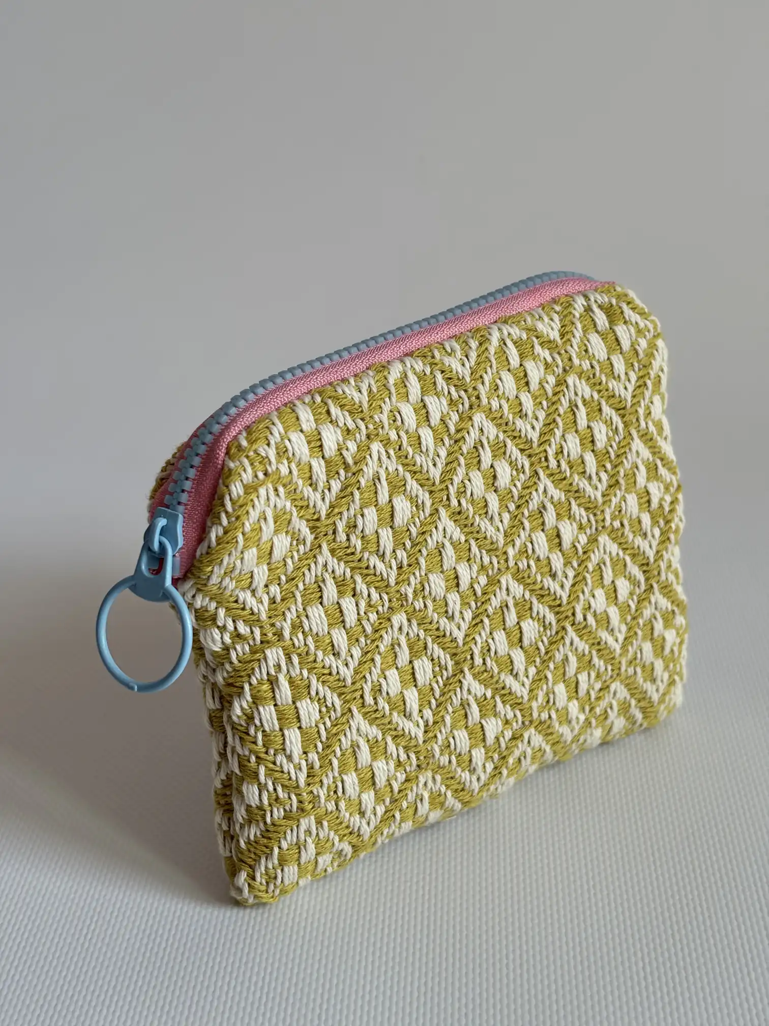 Embroidered Purses of Jardín de Tramas - Image 3