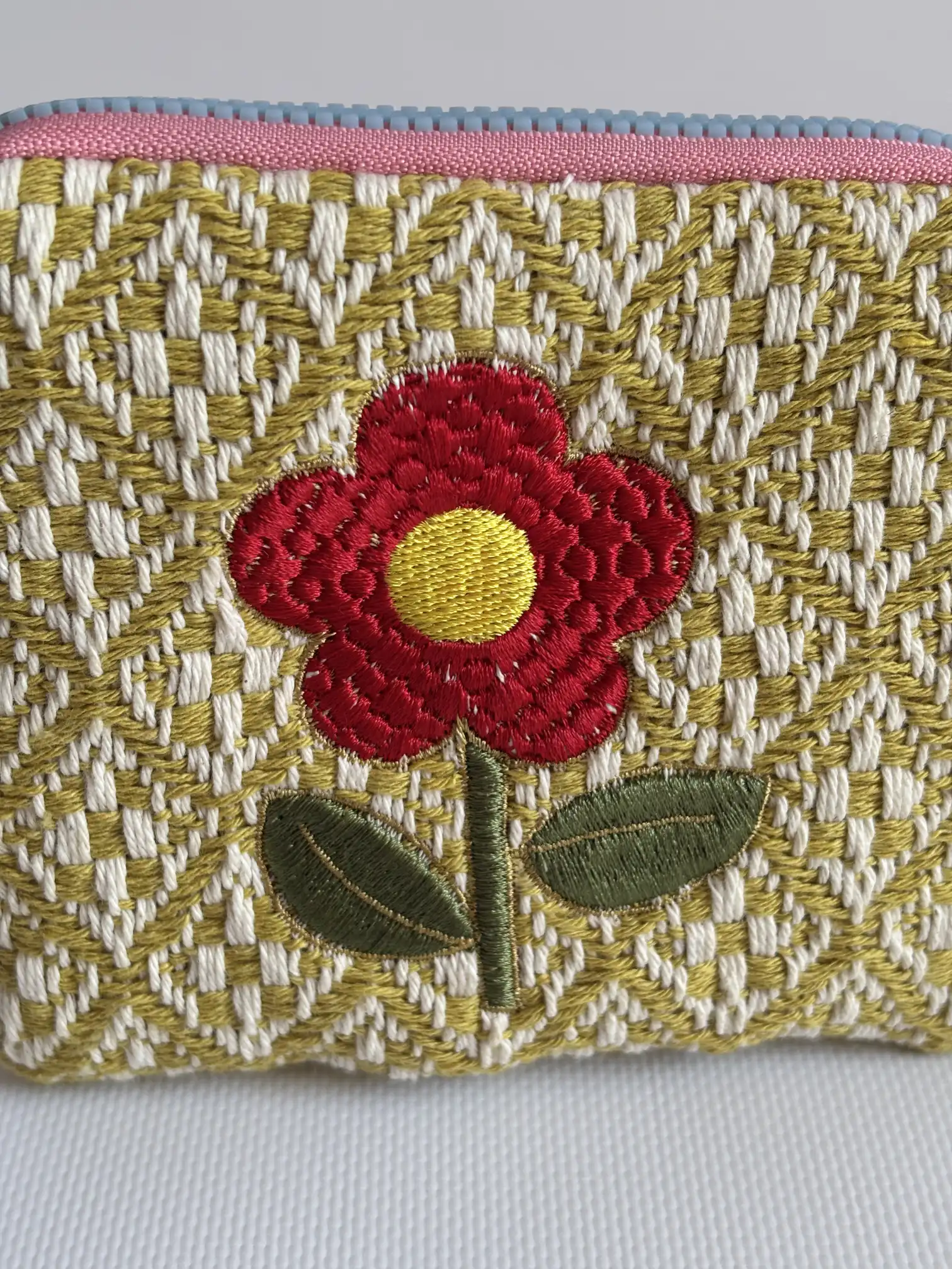 Embroidered Purses of Jardín de Tramas - Image 1
