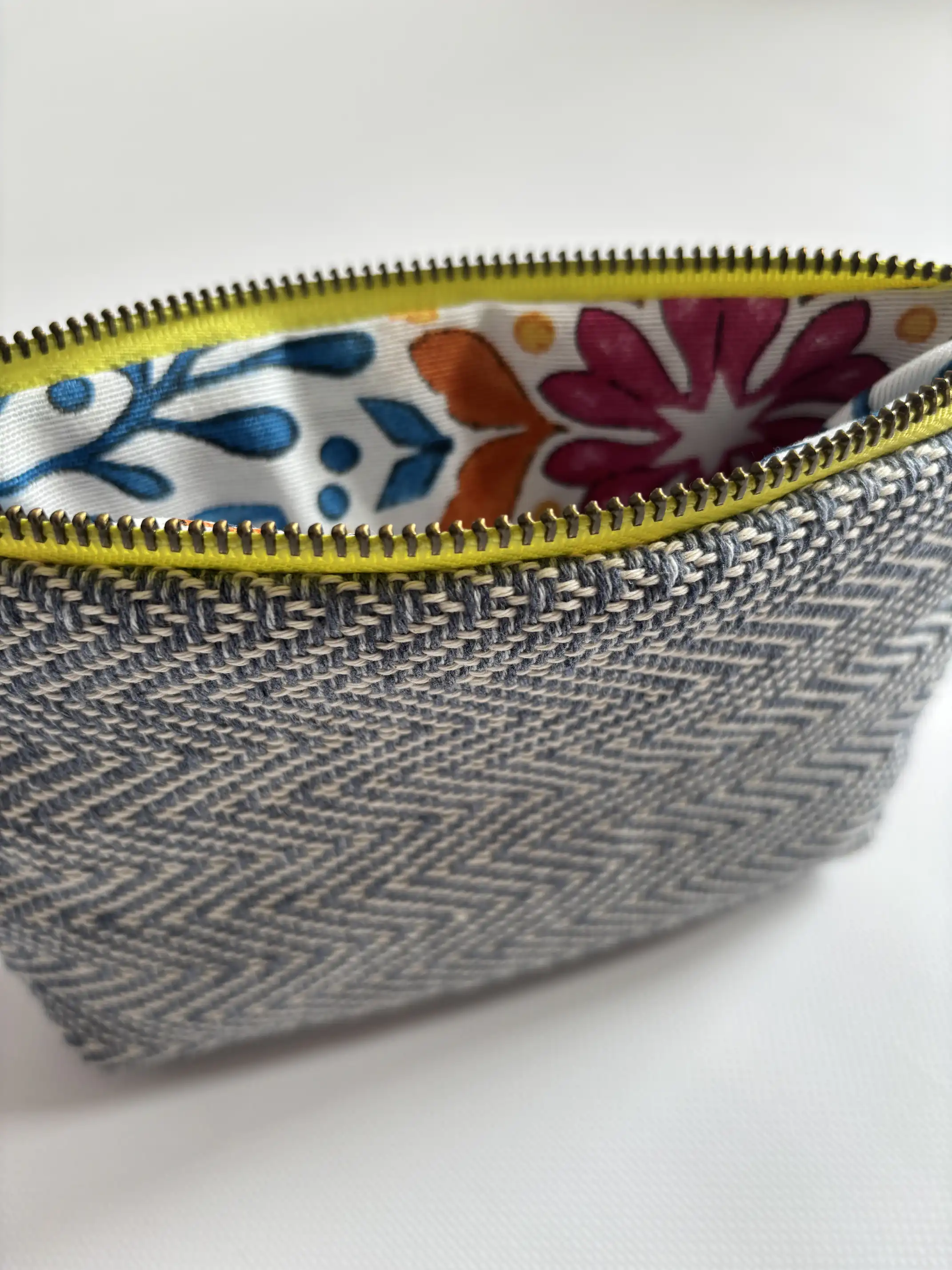 Embroidered Small Bag of Jardín de Tramas - Image 2