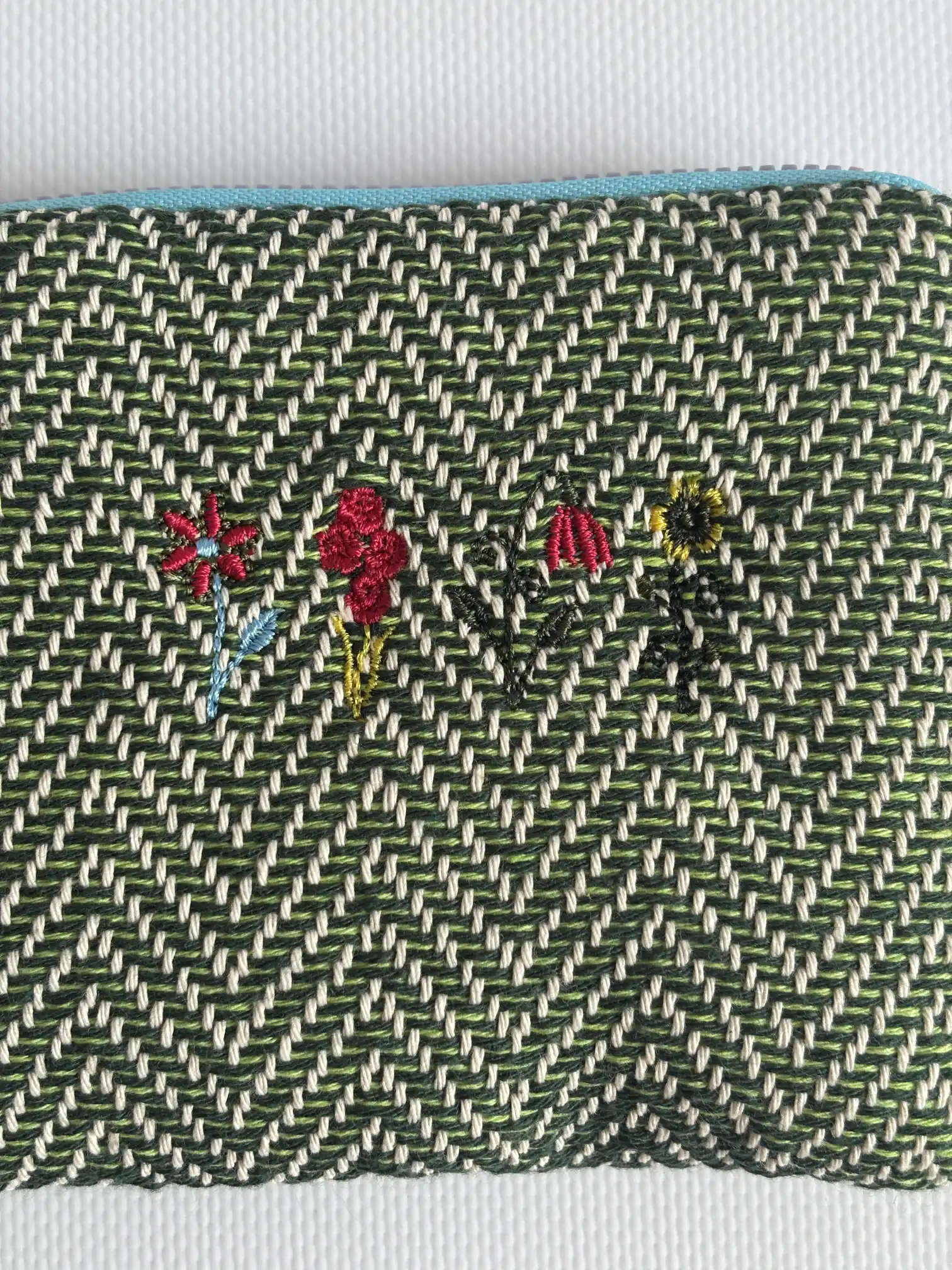 Embroidered Purses of Jardín de Tramas - Image 1