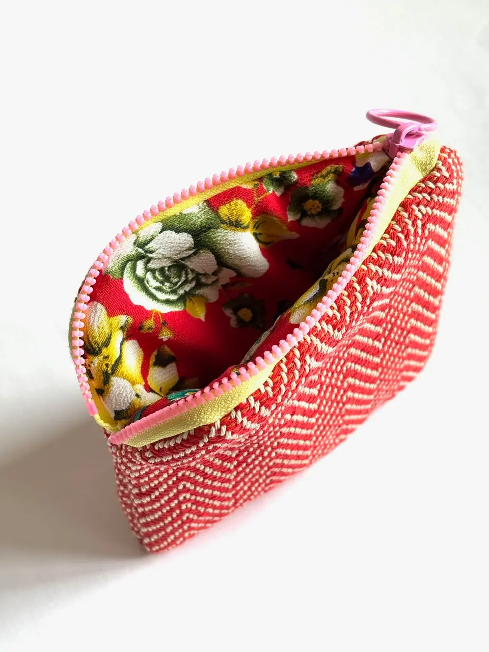 Red Purse of Jardín de Tramas - Image 4