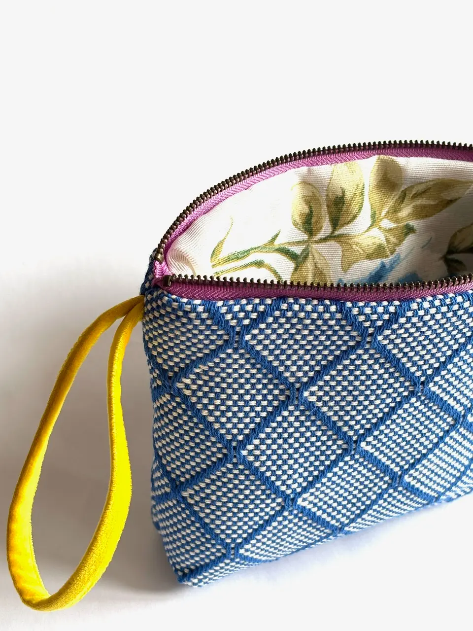 Embroidered Medium Bag of Jardín de Tramas - Image 3