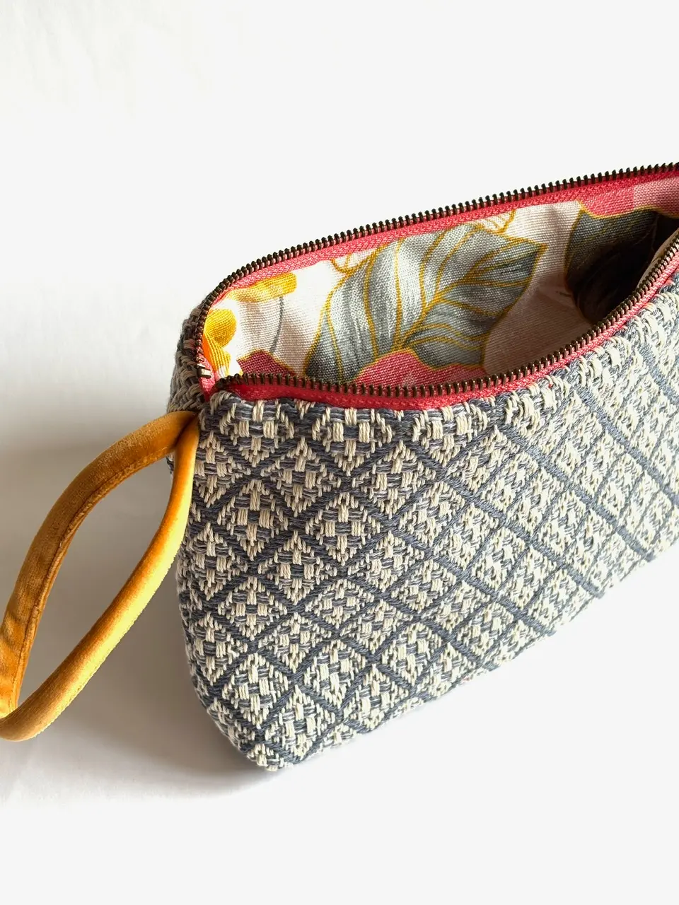 Embroidered Medium Bag of Jardín de Tramas - Image 3