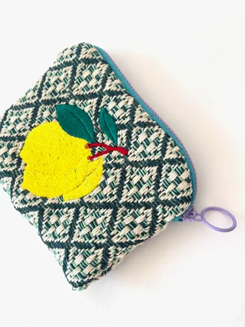 Embroidered Purse of Jardín de Tramas - Image 2