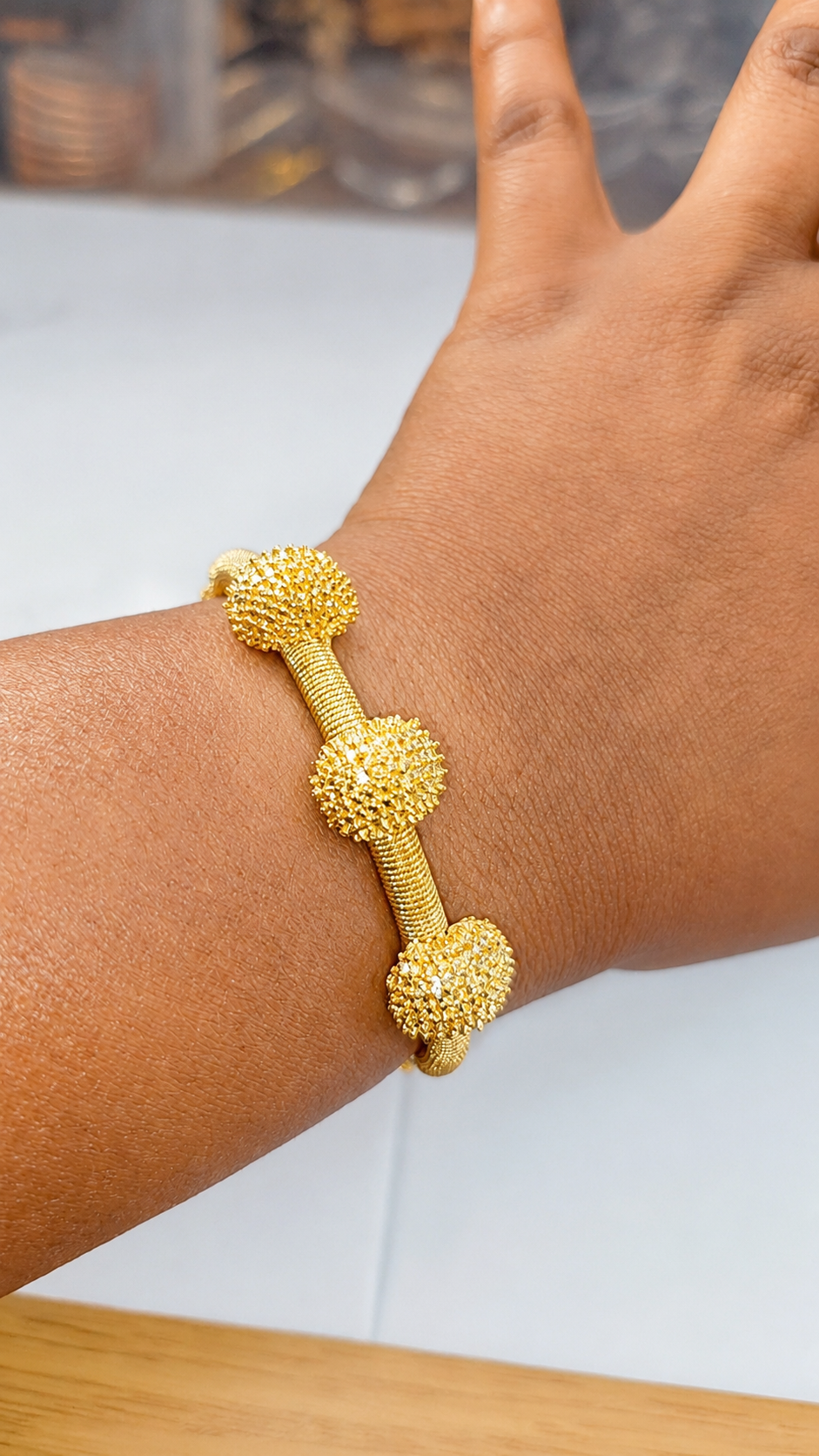 Luxury Textured Gold Cuff Bracelet for Women – Elegant Statement Bangle Jewelry