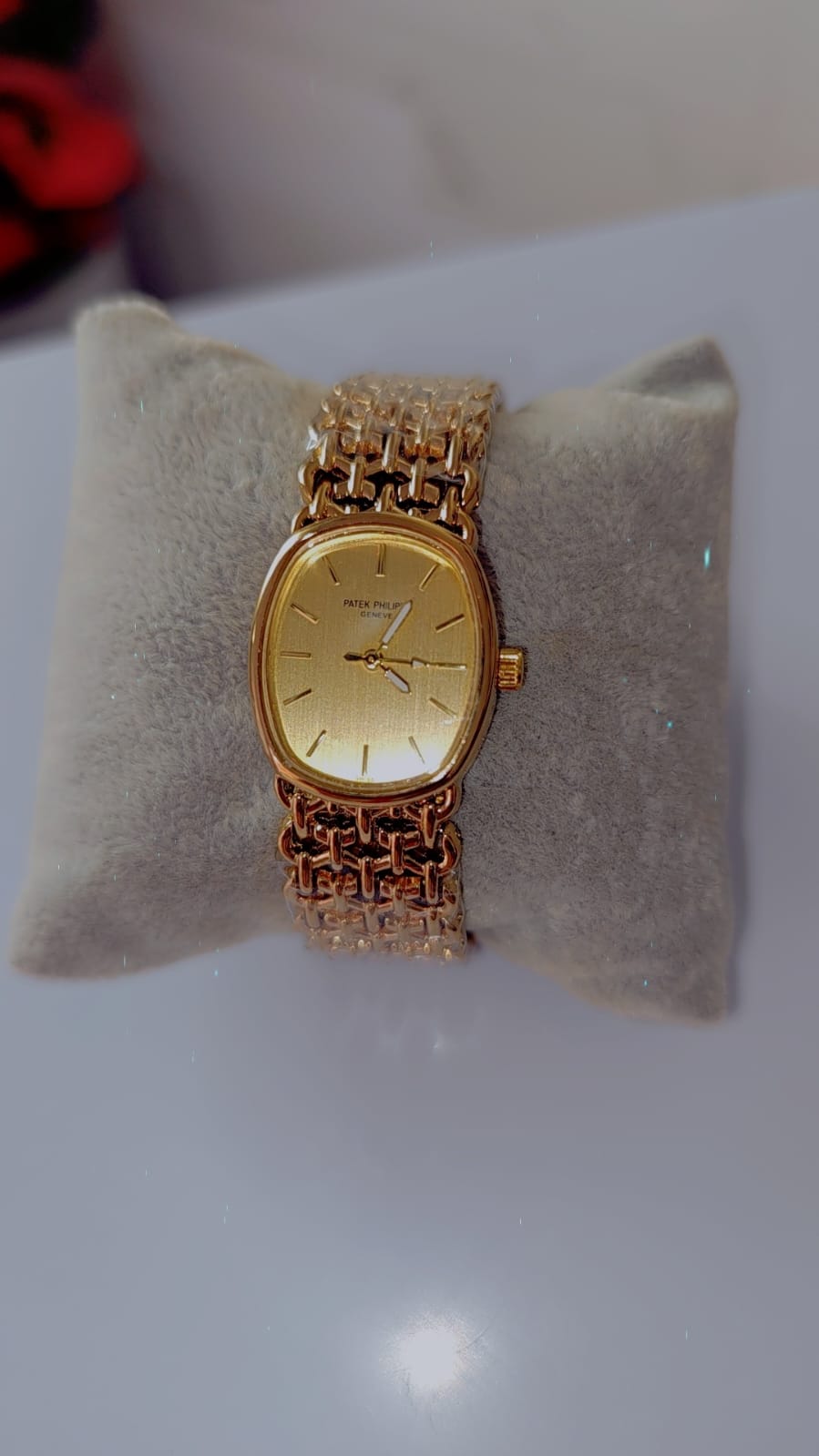 Luxury Gold Rectangular Wristwatch for Women – Elegant Bracelet Quartz Watch