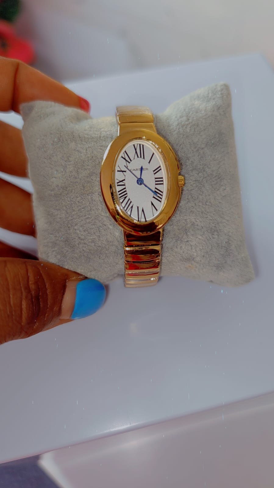 Luxury Gold Oval Wristwatch for Women – Roman Numeral Bracelet Watch