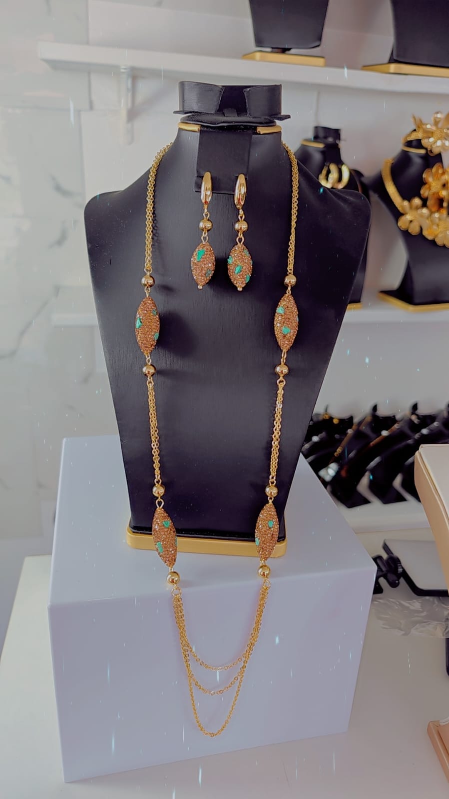 Luxury Gold-Tone Green Stone Necklace and Drop Earrings Set for Women